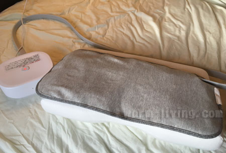 いびき防止枕パットの本体とエアーバッグをつなぐ