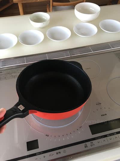 コンロ前のお皿