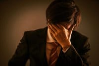絶望感の男性